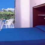 Apartman Fun By The Pool-beahost
