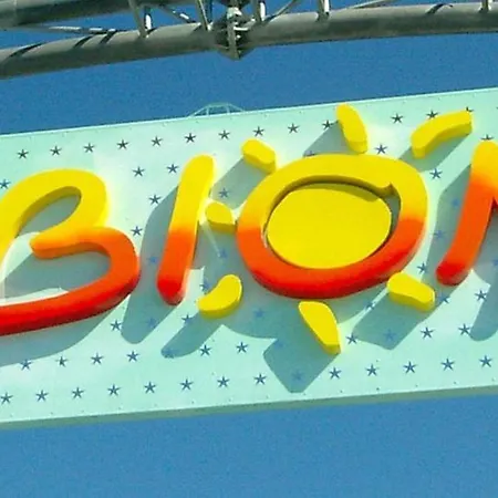 Fun By The Pool-beahost Apartment