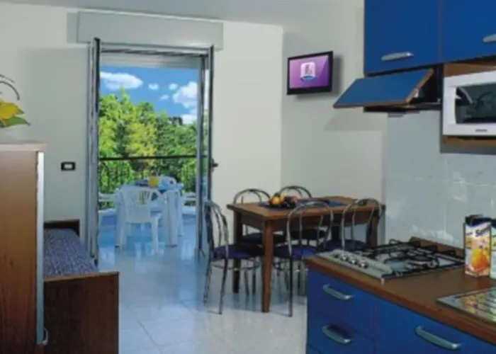 Fun By The Pool-beahost Apartment