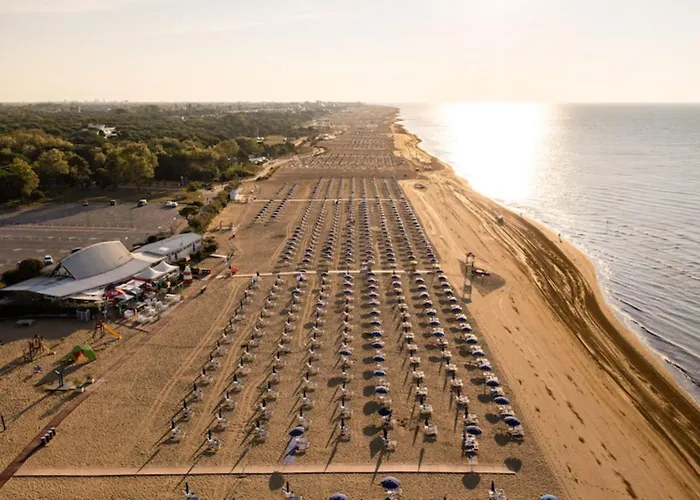 Fun By The Pool-beahost